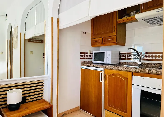Apartment Cozy- 100m From The With Pool & Perfect For2 Torremolinos