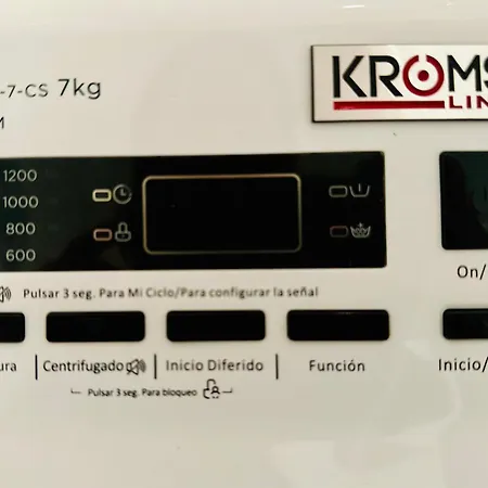 Lägenhet Cozy- 100m From The With Pool & Perfect For2 *