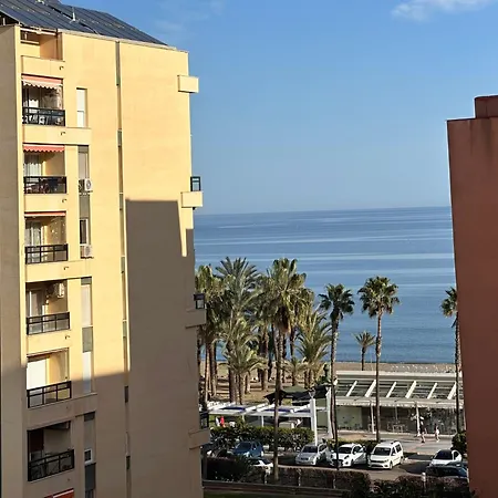 Cozy- 100m From The With Pool & Perfect For2 Apartamento