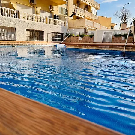 Cozy- 100m From The With Pool & Perfect For2 Apartment *