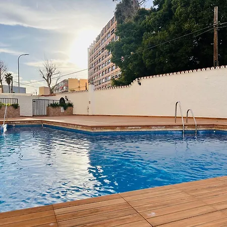 Cozy- 100m From The With Pool & Perfect For2 Apartment