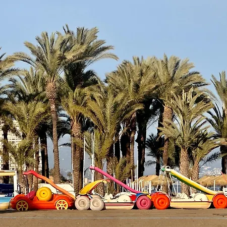 Cozy- 100m From The With Pool & Perfect For2 Appartamento Torremolinos