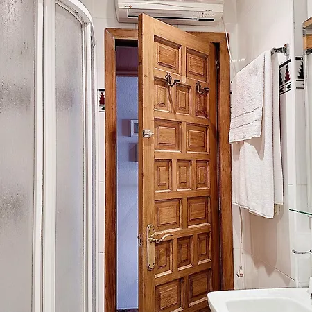 Cozy- 100m From The With Pool & Perfect For2 *