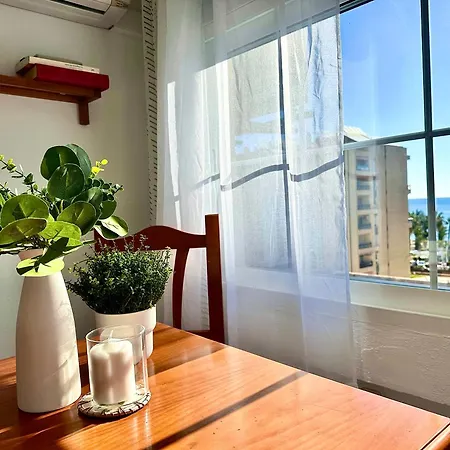 Cozy- 100m From The With Pool & Perfect For2