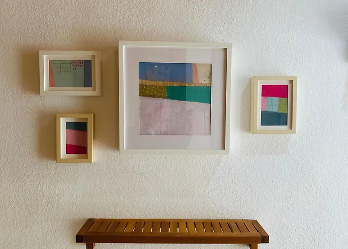 Cozy- 100m From The With Pool & Perfect For2 아파트