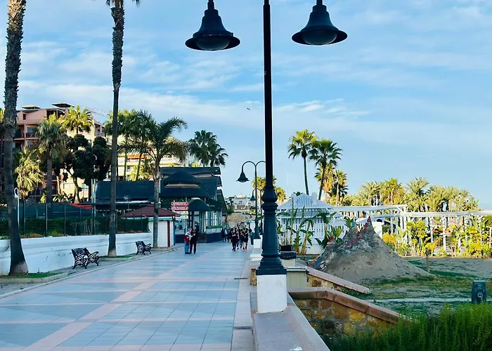 Cozy- 100m From The With Pool & Perfect For2 * Torremolinos