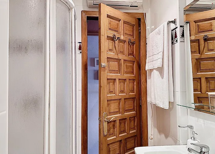 Cozy- 100m From The With Pool & Perfect For2 *