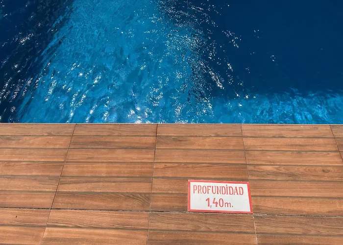 Cozy- 100m From The With Pool & Perfect For2 Апартаменты