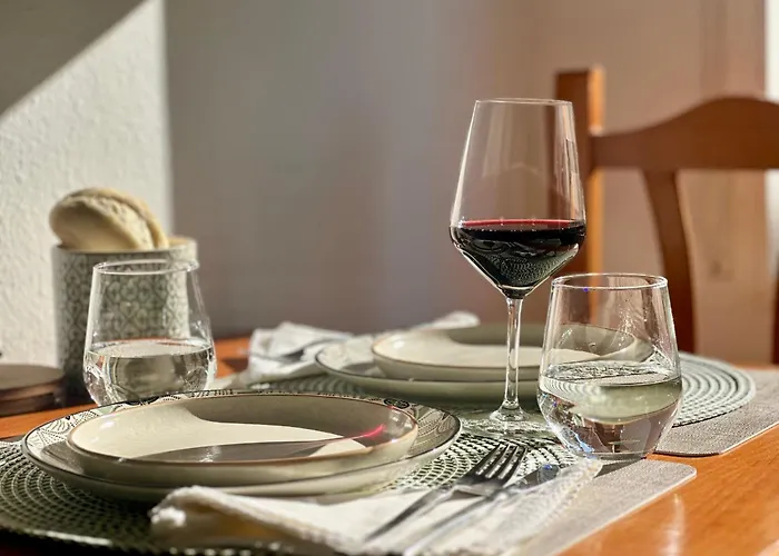 Cozy- 100m From The With Pool & Perfect For2 Apartament Torremolinos