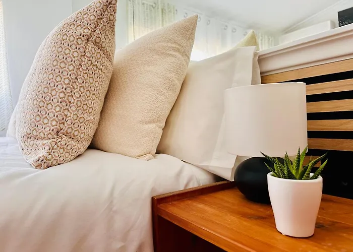 Cozy- 100m From The With Pool & Perfect For2 *