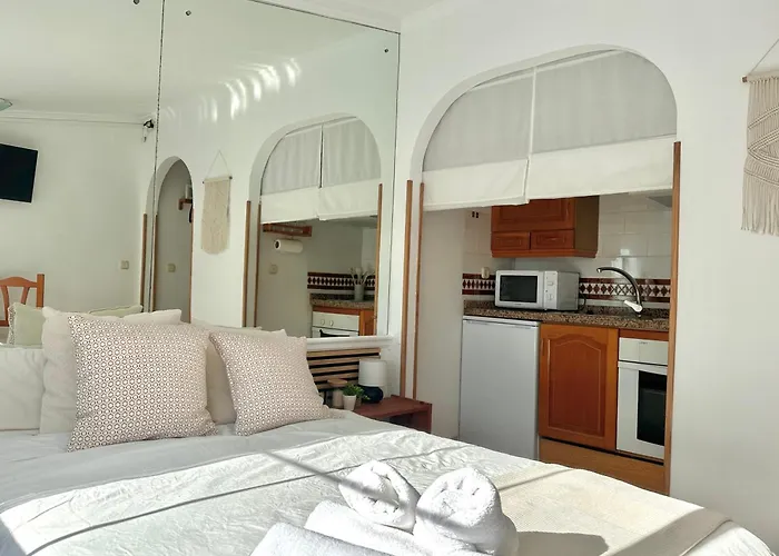 Apartament Cozy- 100m From The With Pool & Perfect For2 *