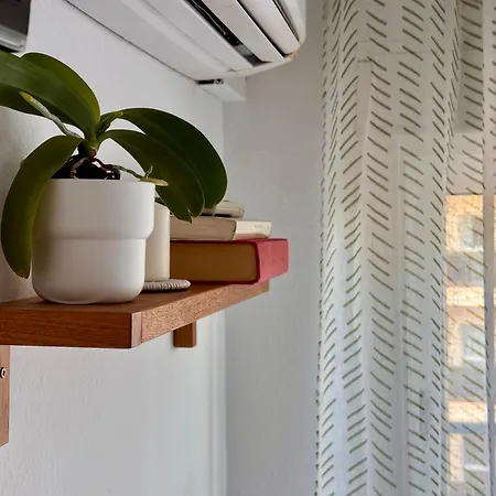 Cozy- 100m From The With Pool & Perfect For2 Apartment Torremolinos